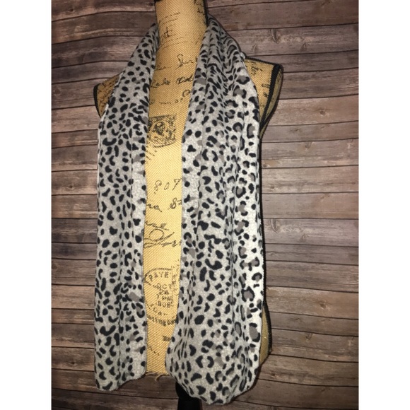 🧣Animal Print Scarf - Picture 2 of 4